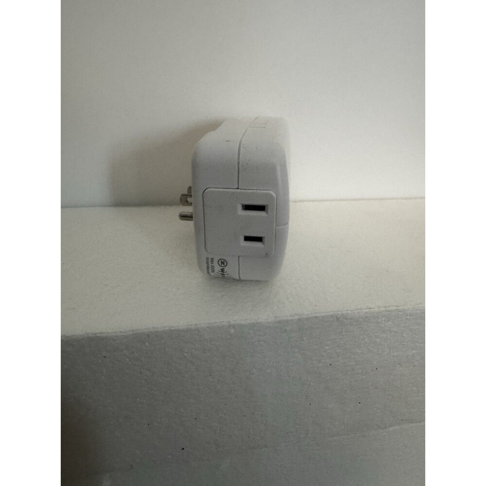 Schlage RP200 Z-Wave Smart Plug White Dimmer Control Indoor 120V 1 Outlet - Picture 4 of 5